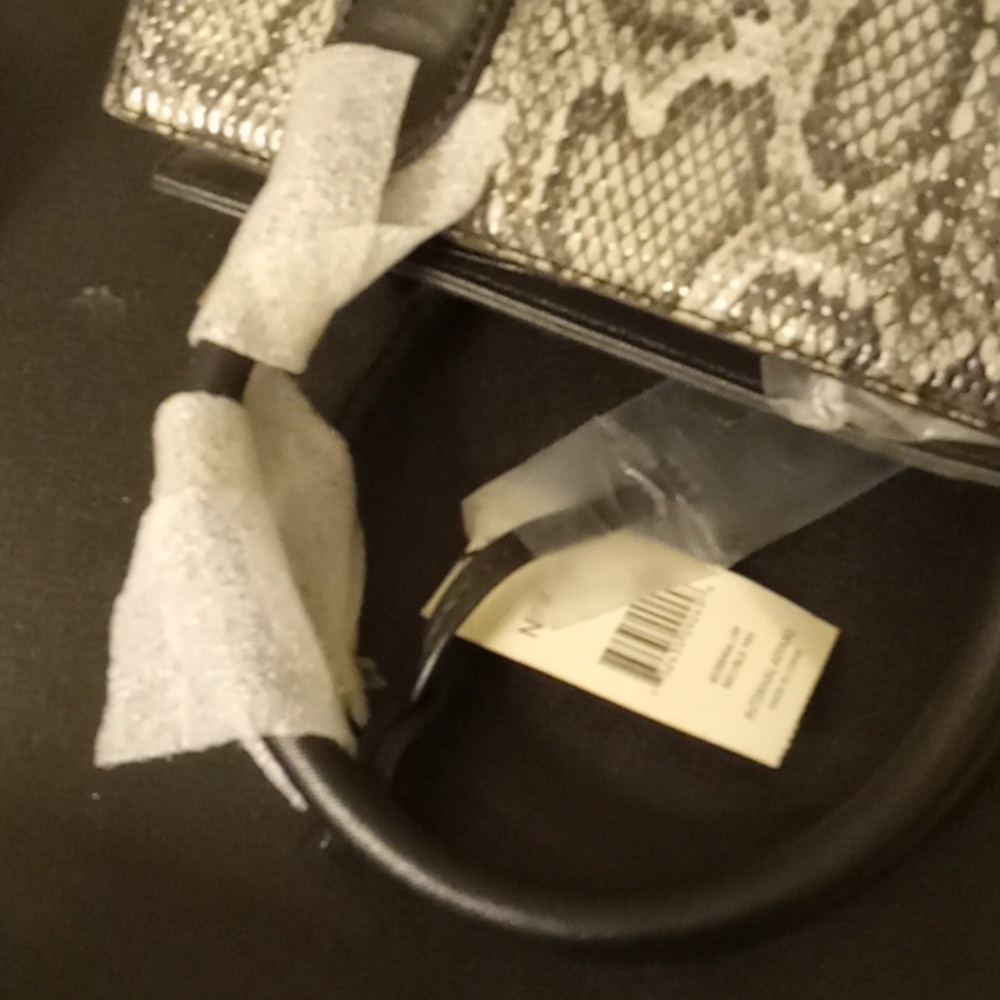 Handbag - Picture 7 of 8